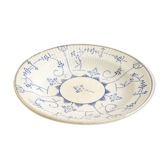 Round dish with Copenhagen decor by Boch la Louvière