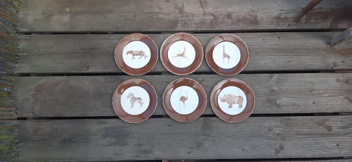 Set of 6 vintage "savannah animals" plates