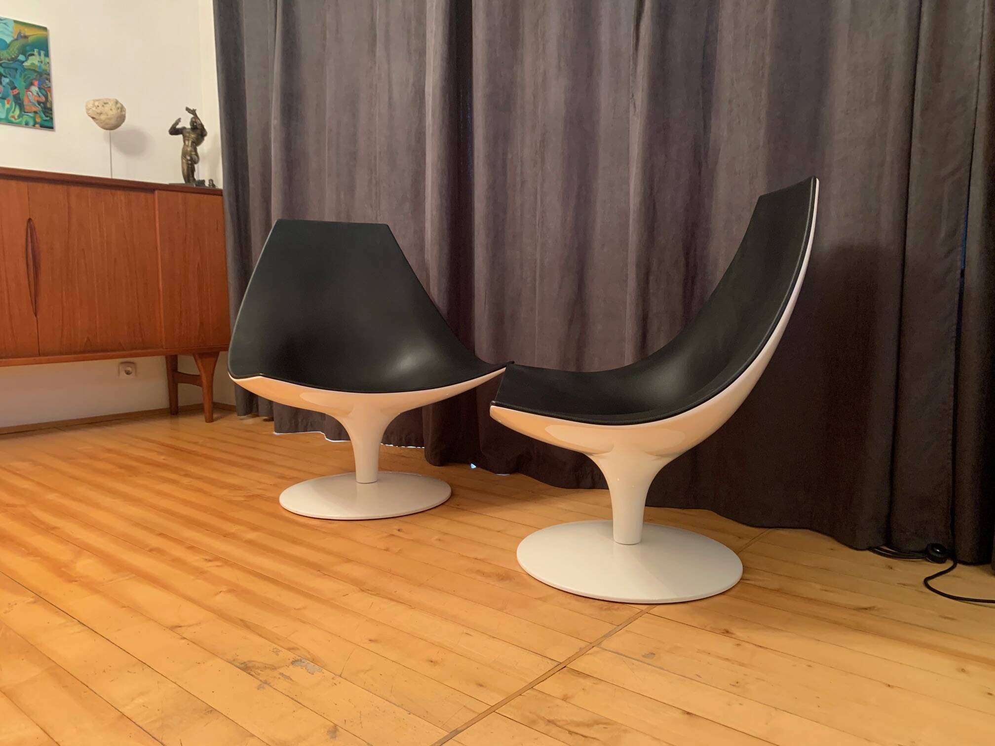 A pair of Moon armchairs by Pietro Arosio, Tacchini, Italy