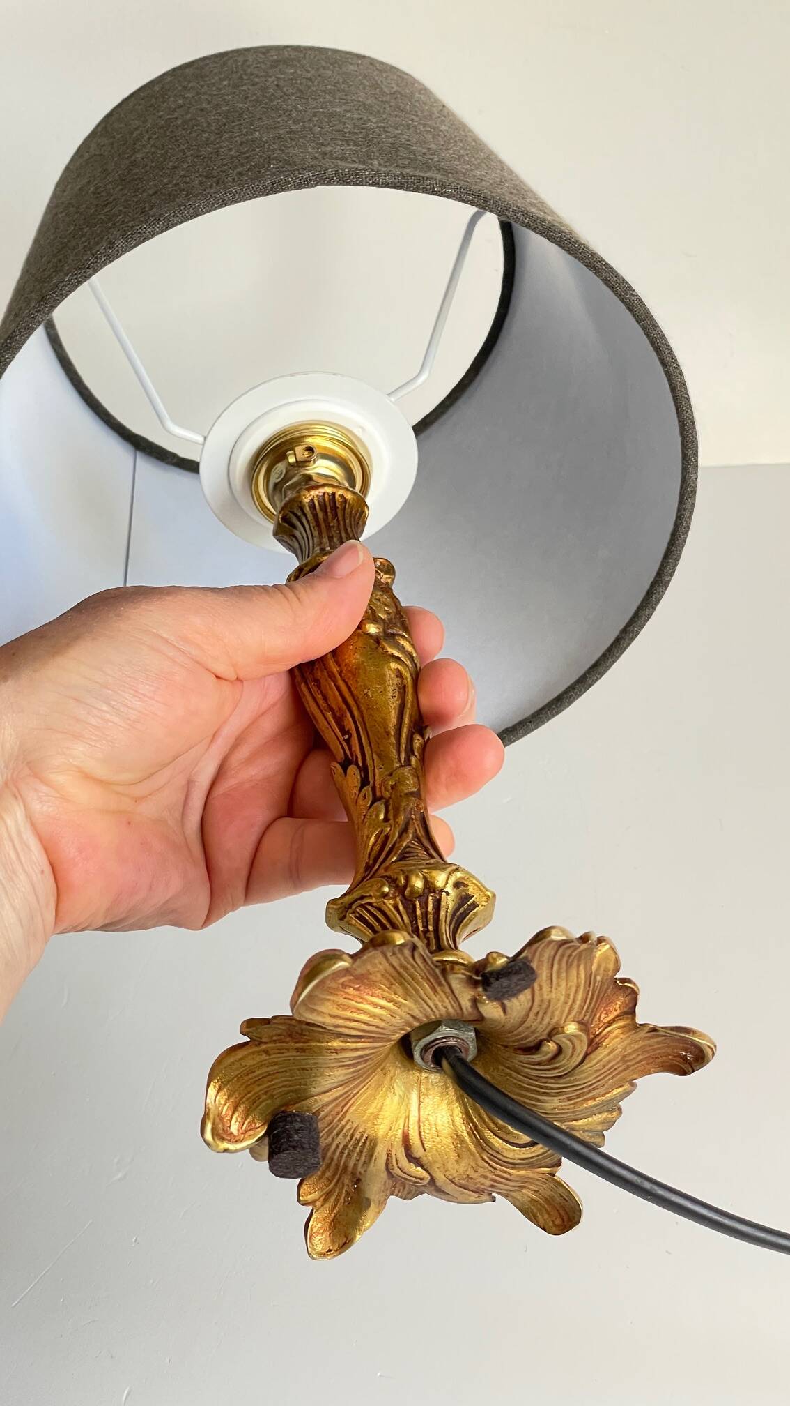 Chic bronze lamp with vintage gold patina