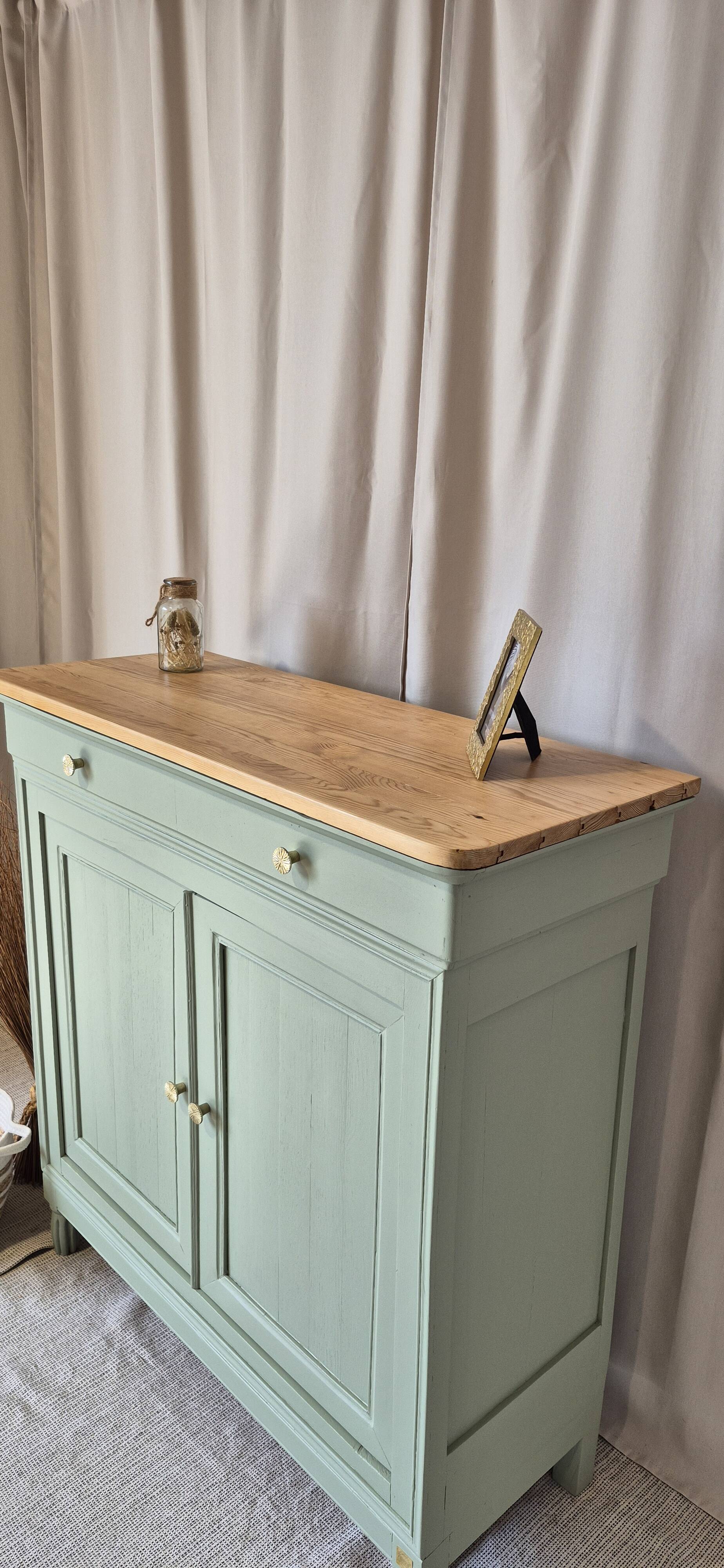 Buffet with 2 doors