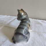 Figurine, Cat statuette, in old 20th century enameled ceramic. Animal figurine, vintage feline