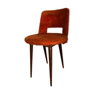 Chaise moumoute rouge