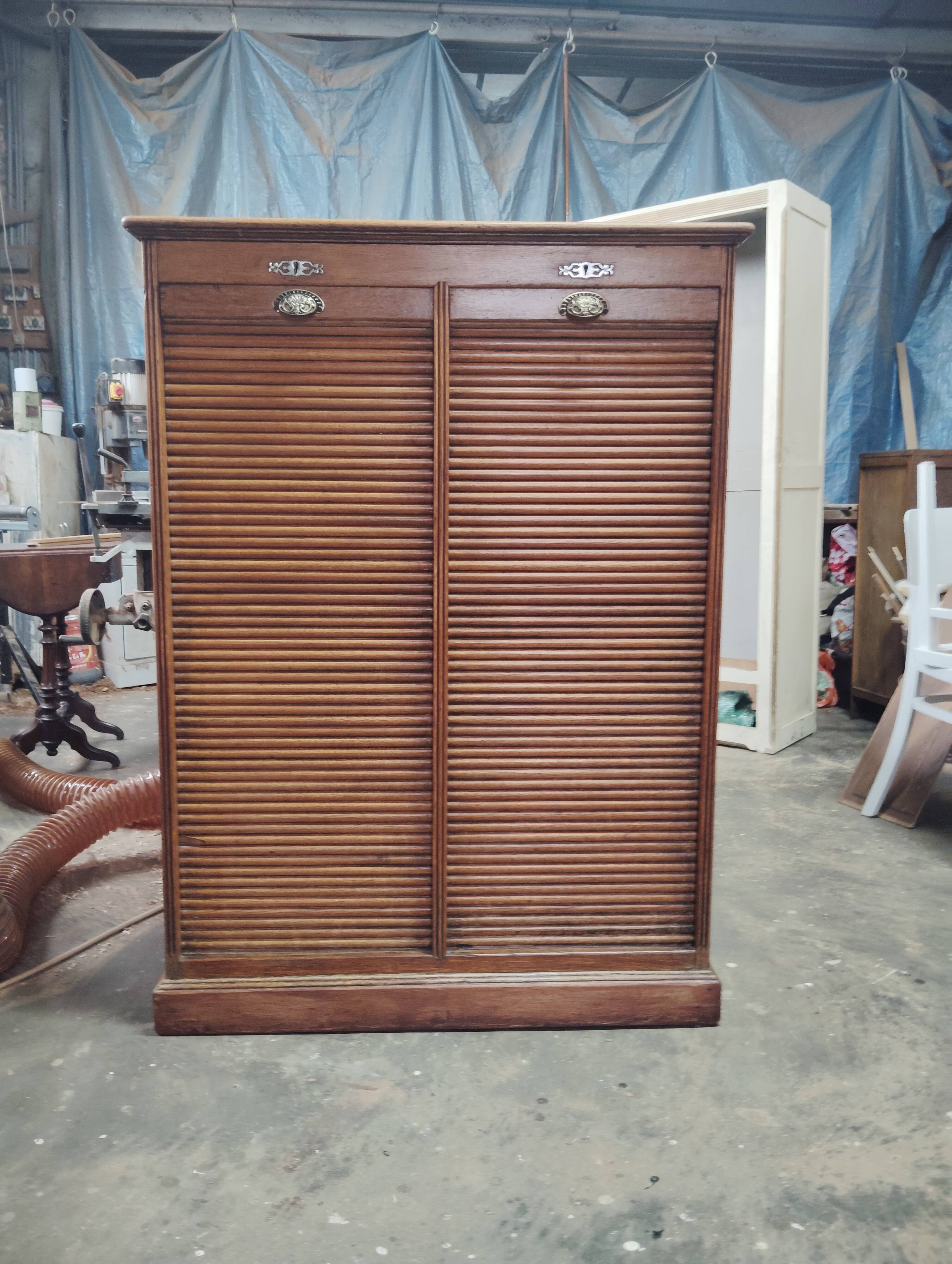 Double curtain cabinet in oak "notary's furniture"