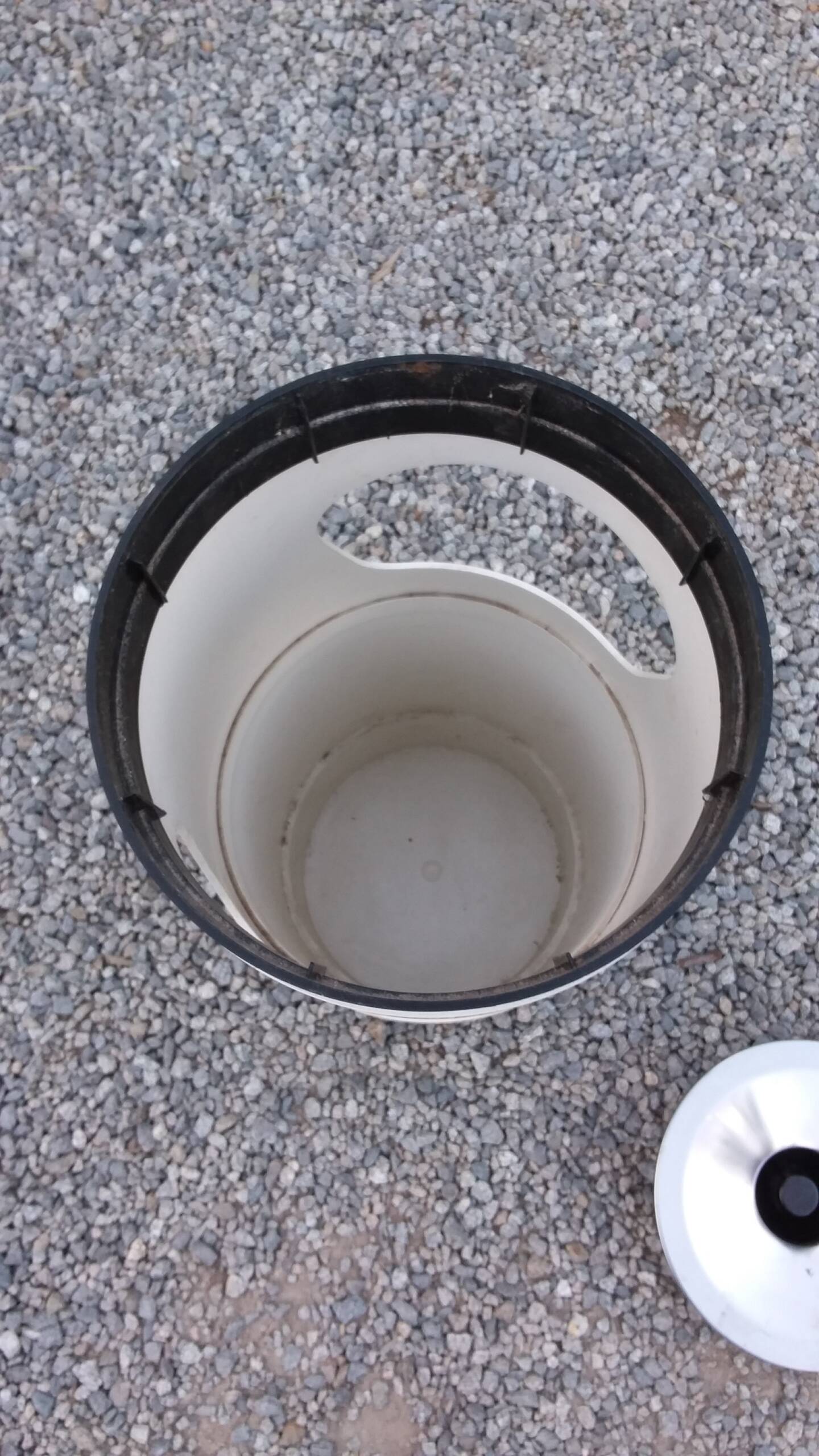 Designer umbrella ashtray by Jean René Talopp, Manade Samp collection