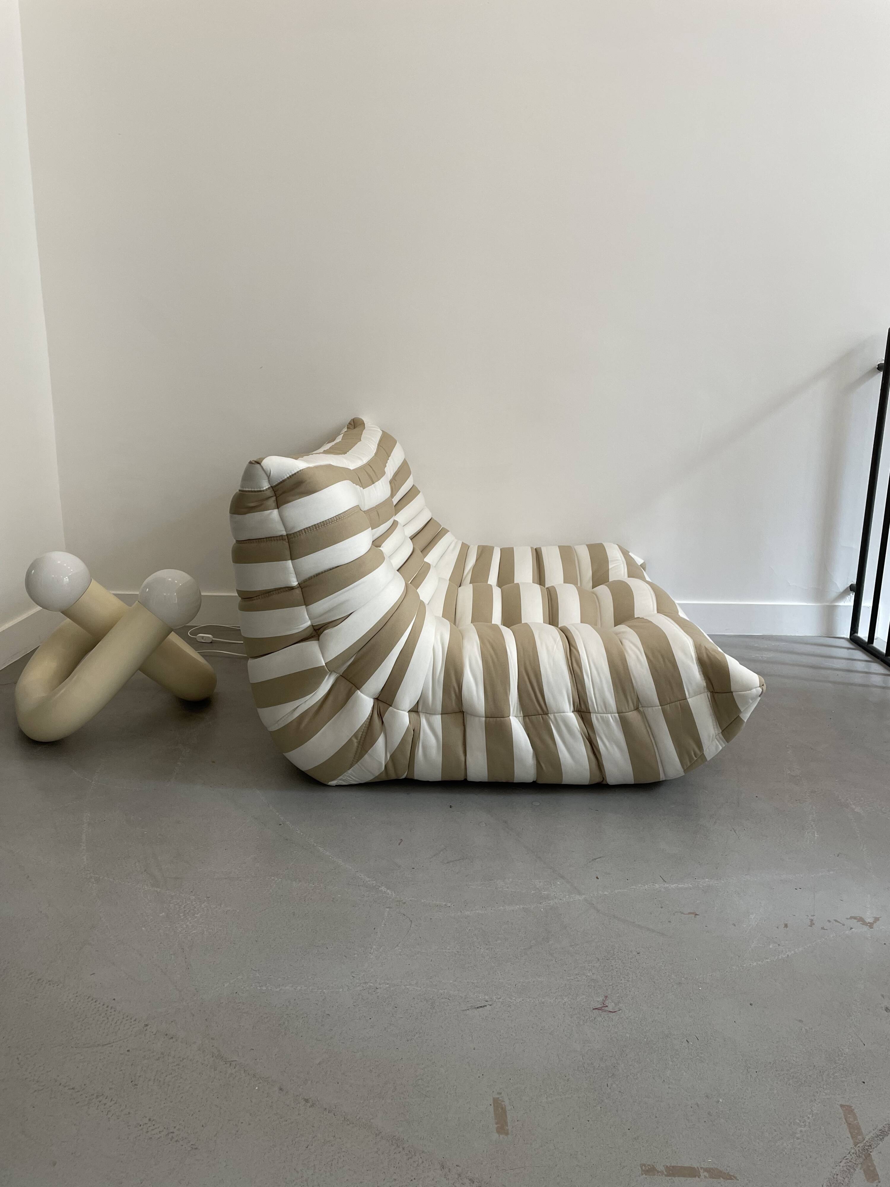 Beige striped white 2-seater Togo