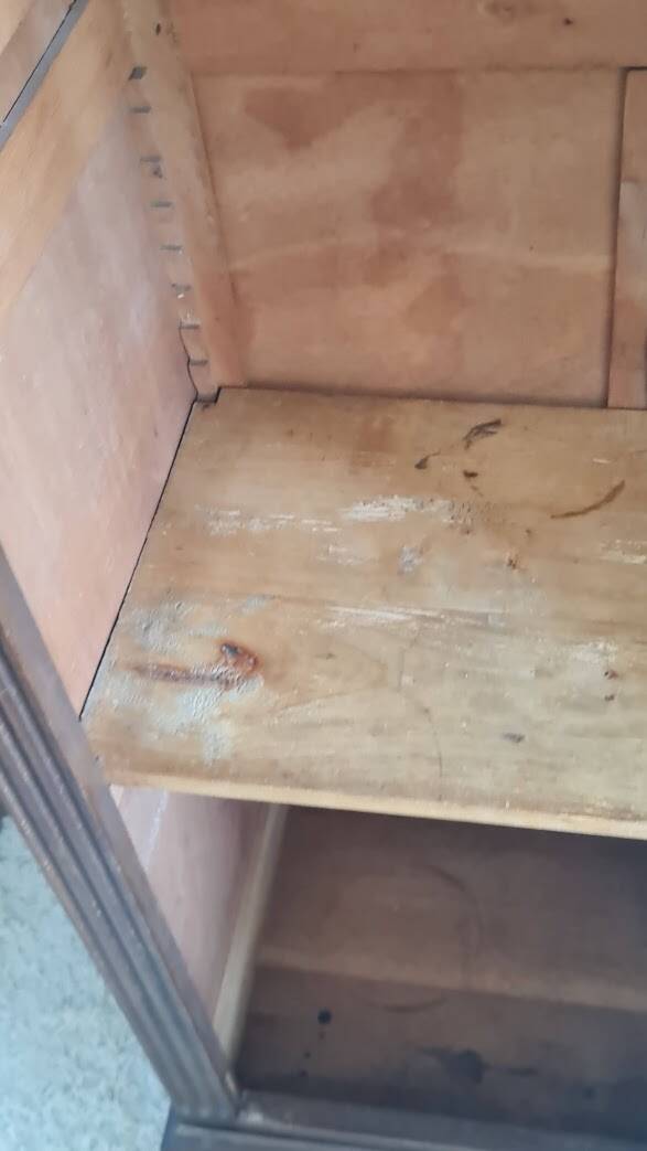 Parisian wardrobe - showcase spirit