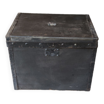 Old J. Krogner trunk