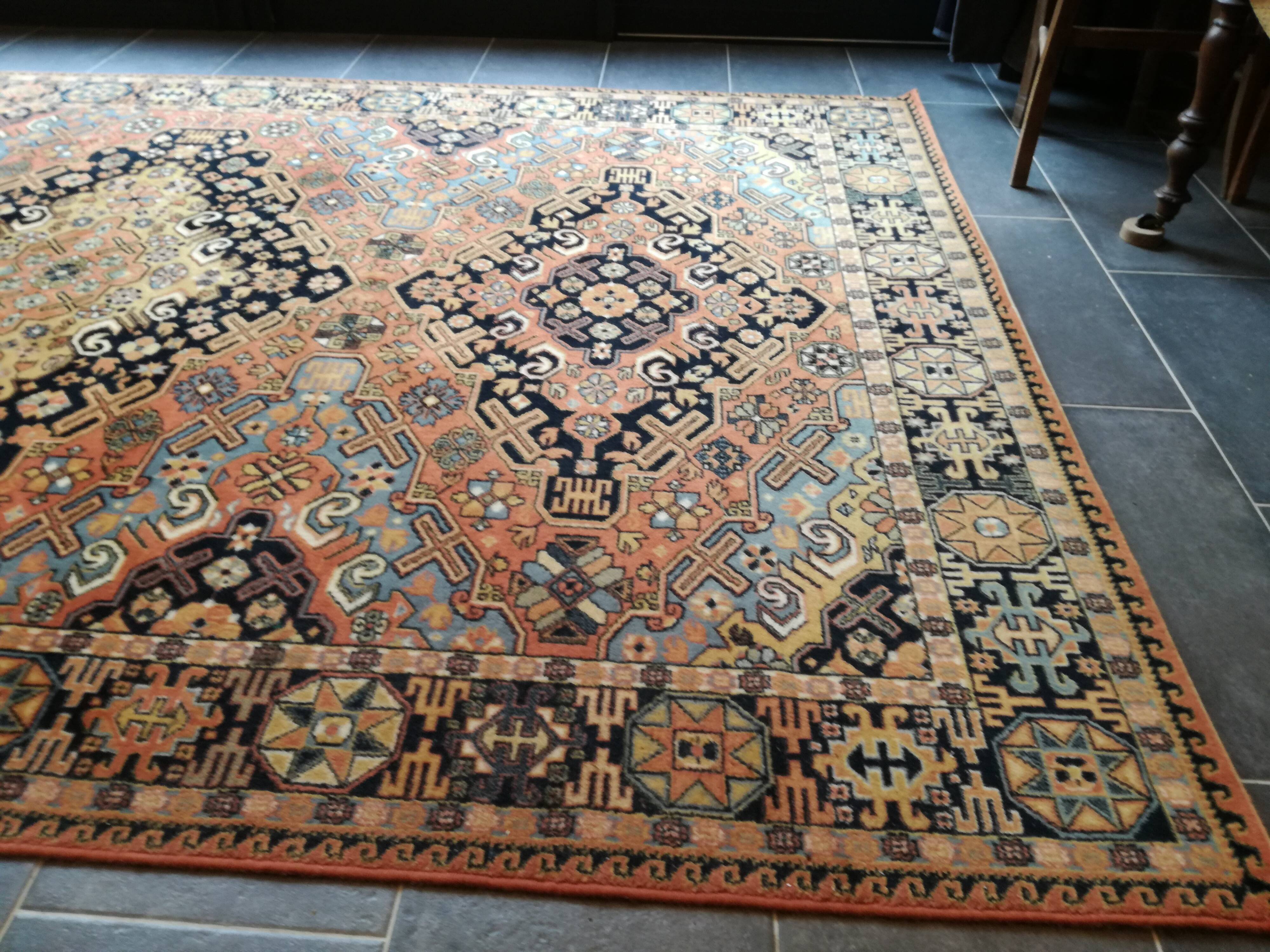 Persian oriental carpet 2m x 3m