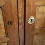 Armoire à placage de loupe