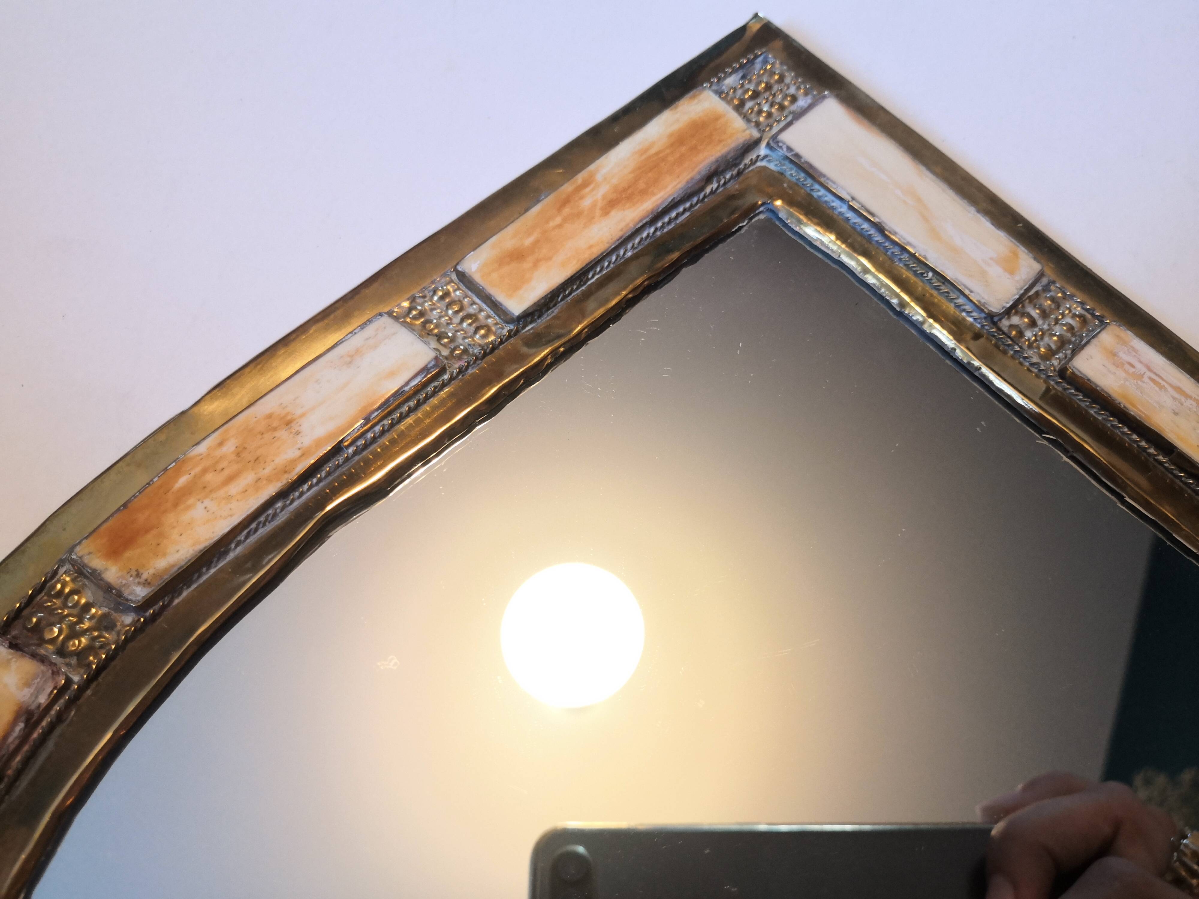 Mirror eye
