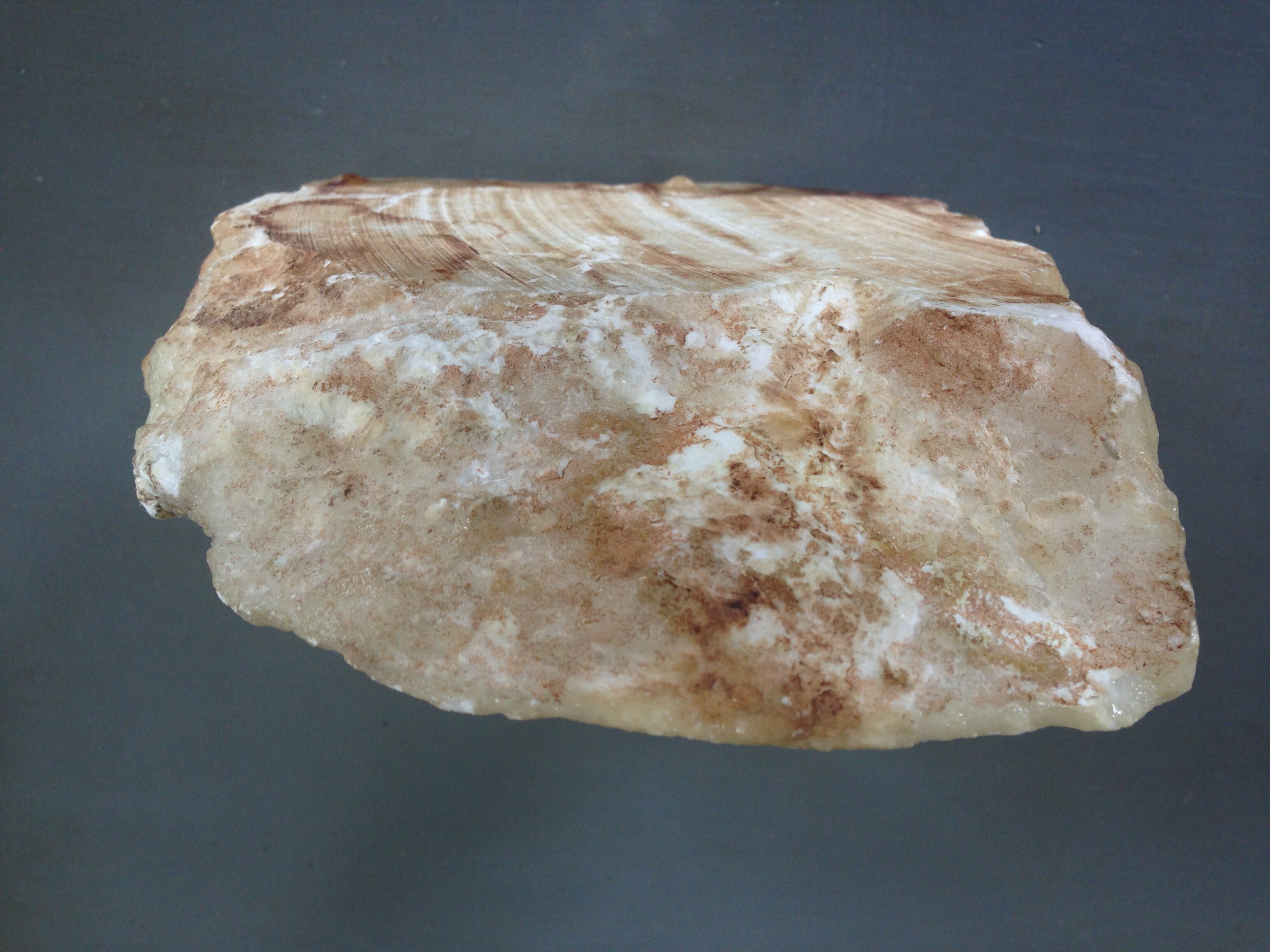 Ashtray in agate stone