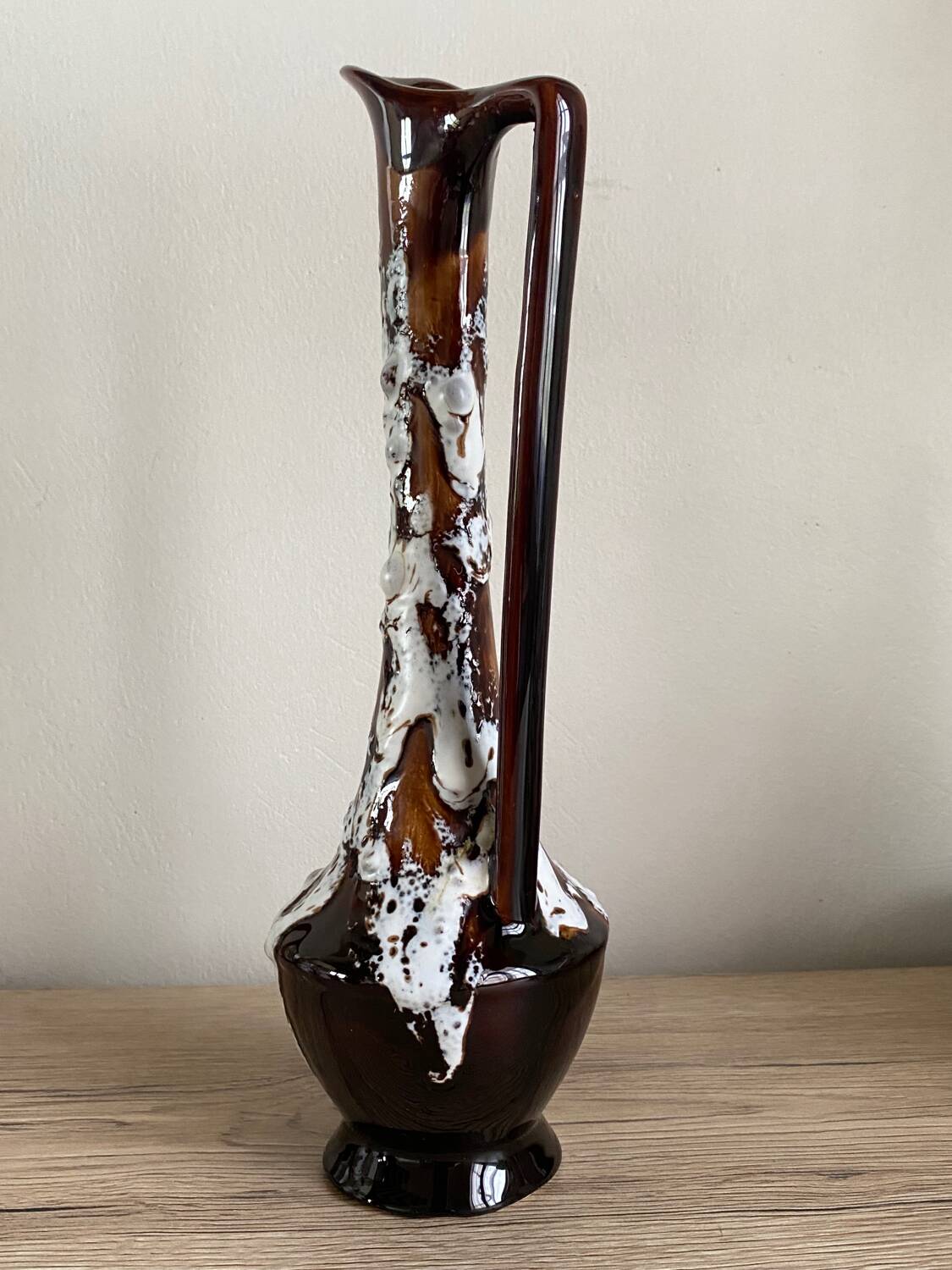 Vallauris soliflore handle vase