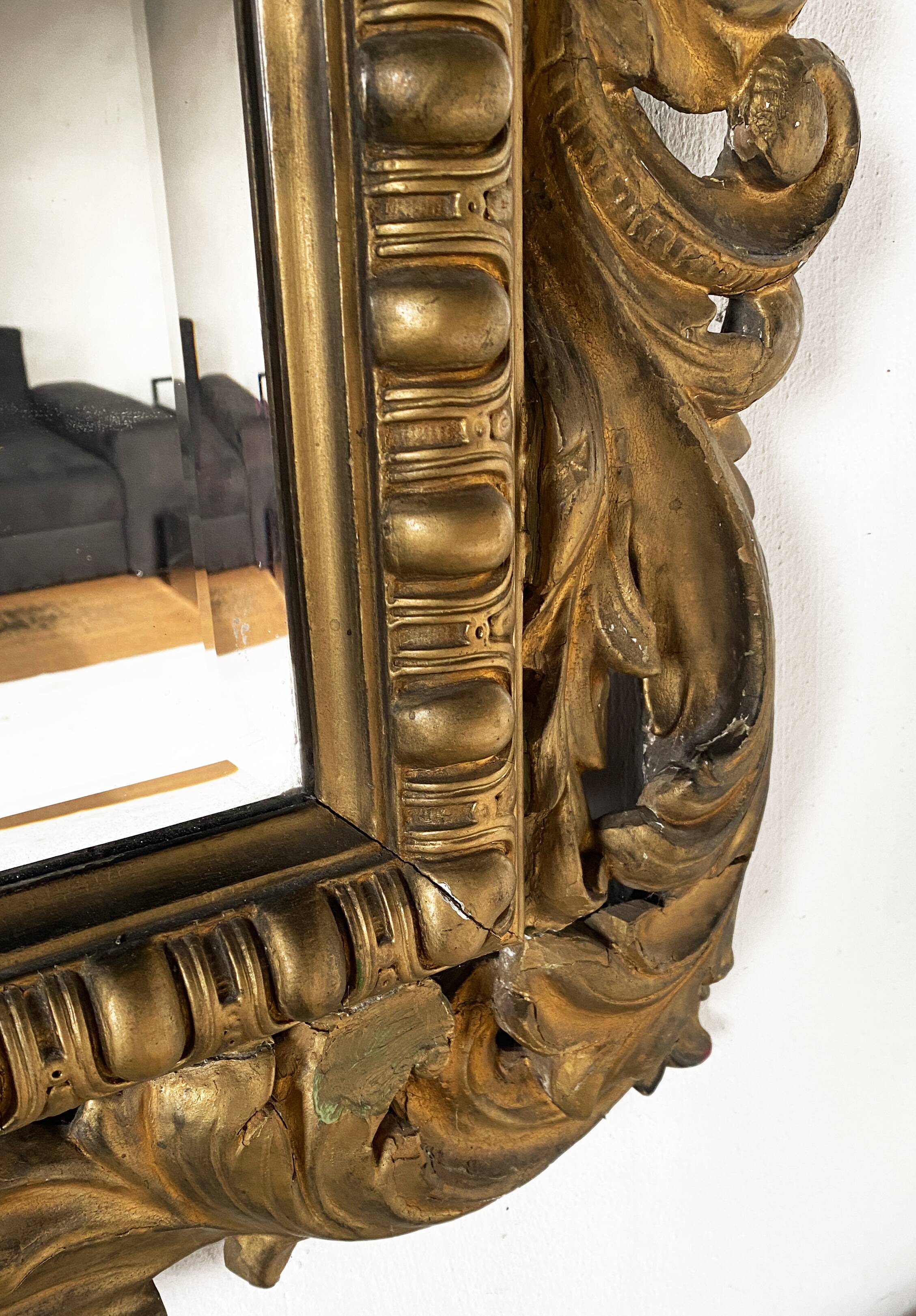 Ancient Florentine mirror – carved and gilded wooden frame – Baroque style