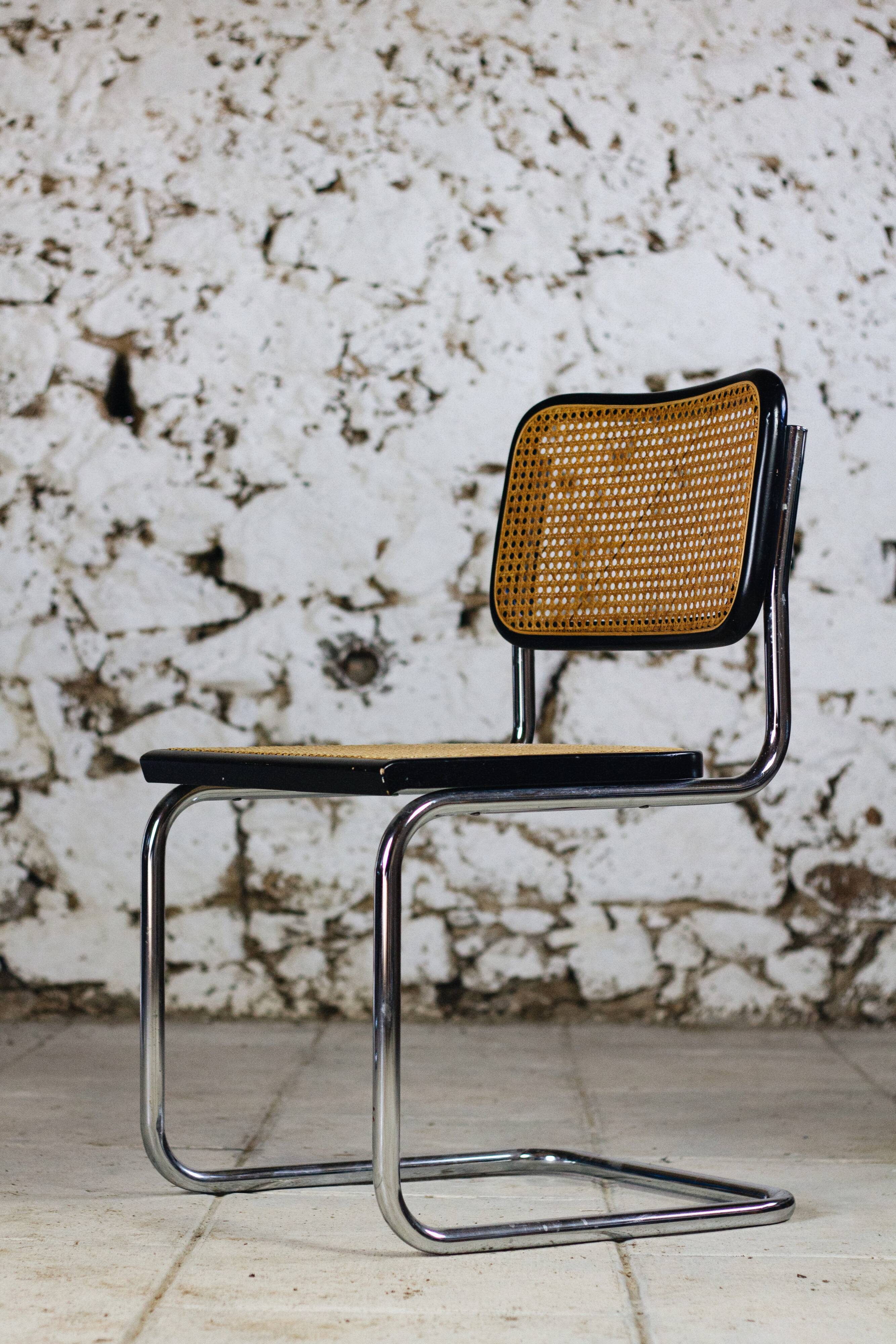 Black b32 chair by Marcel Breuer