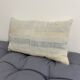 Coussin artisanal en toile ancienne style Kilim