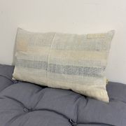 Coussin artisanal en toile ancienne style Kilim