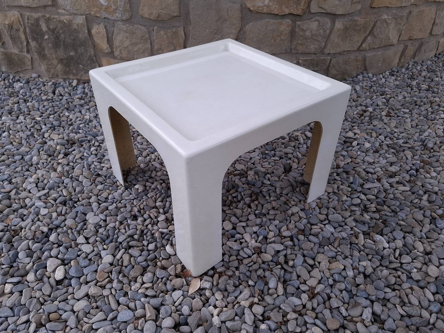 Vintage 70'S fiberglass coffee table
