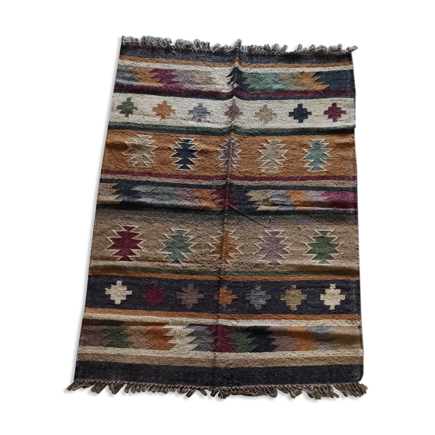 Tapis kilim en toile de jute et coton. 120cm x 190cm