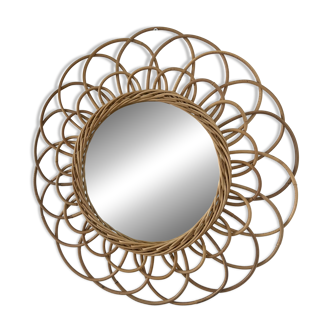 Miroir vintage en rotin formant une fleur