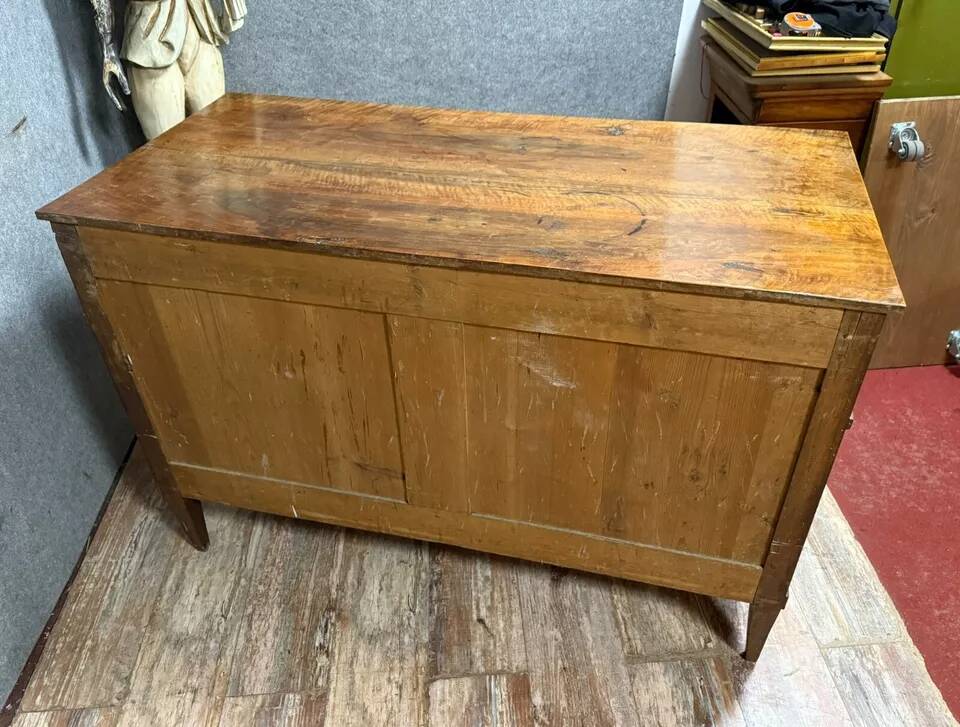 Louis XVI period mahogany and copper reed chest of drawers circa 1780