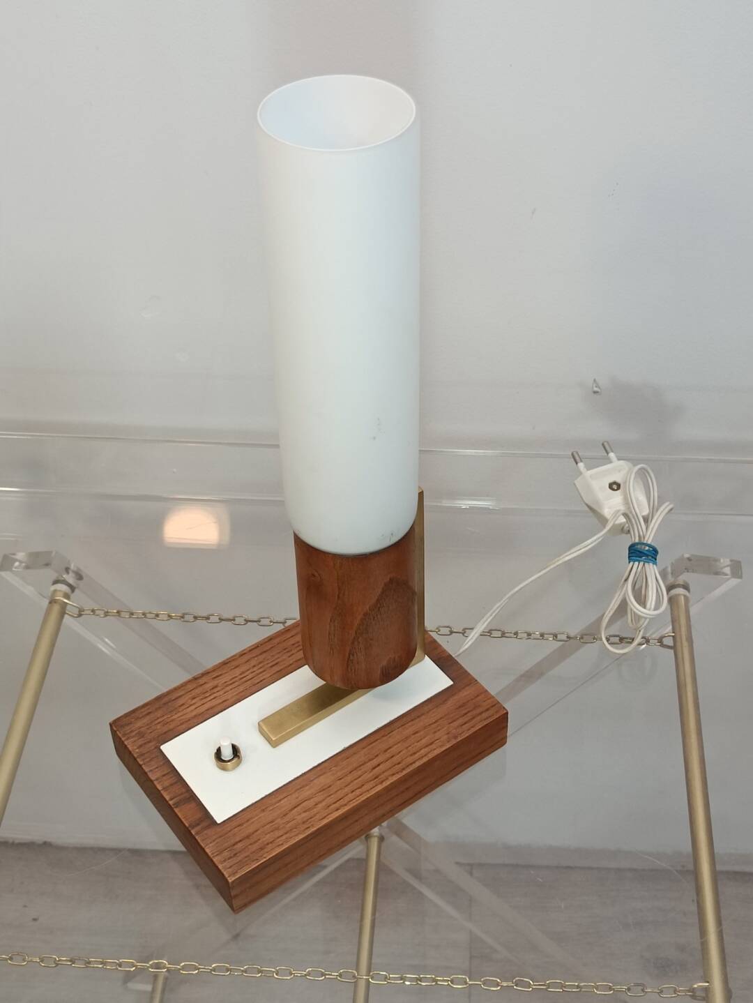 Lampe à poser laiton verre opalin 1970s