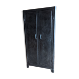 Metal cabinet