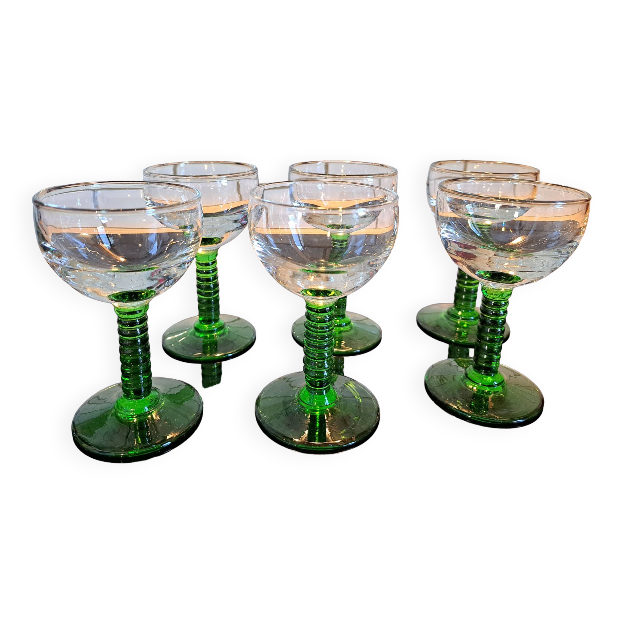6 white wine glasses