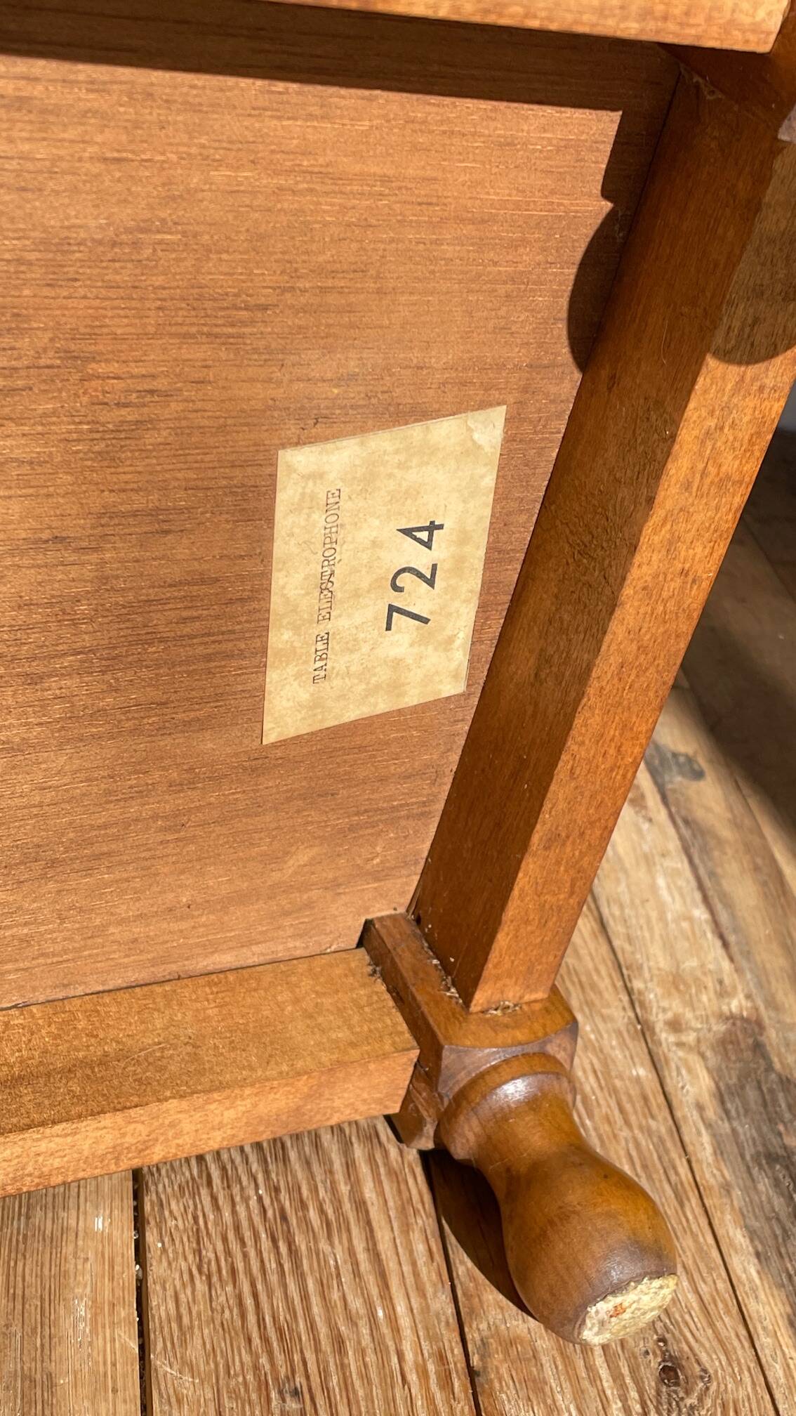 Geometric vintage record player furniture