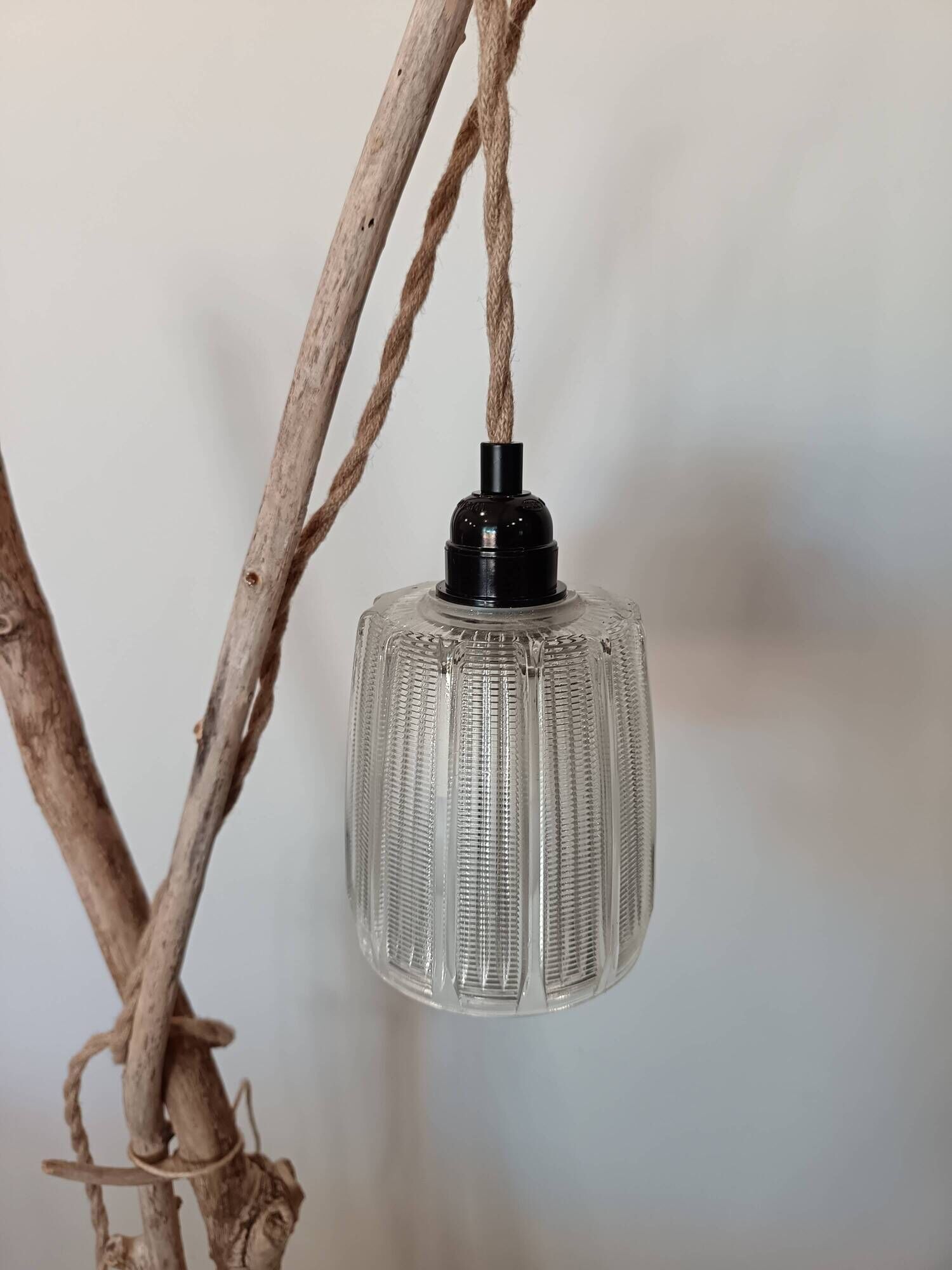 VINTAGE GLASS GLOBE LAMP