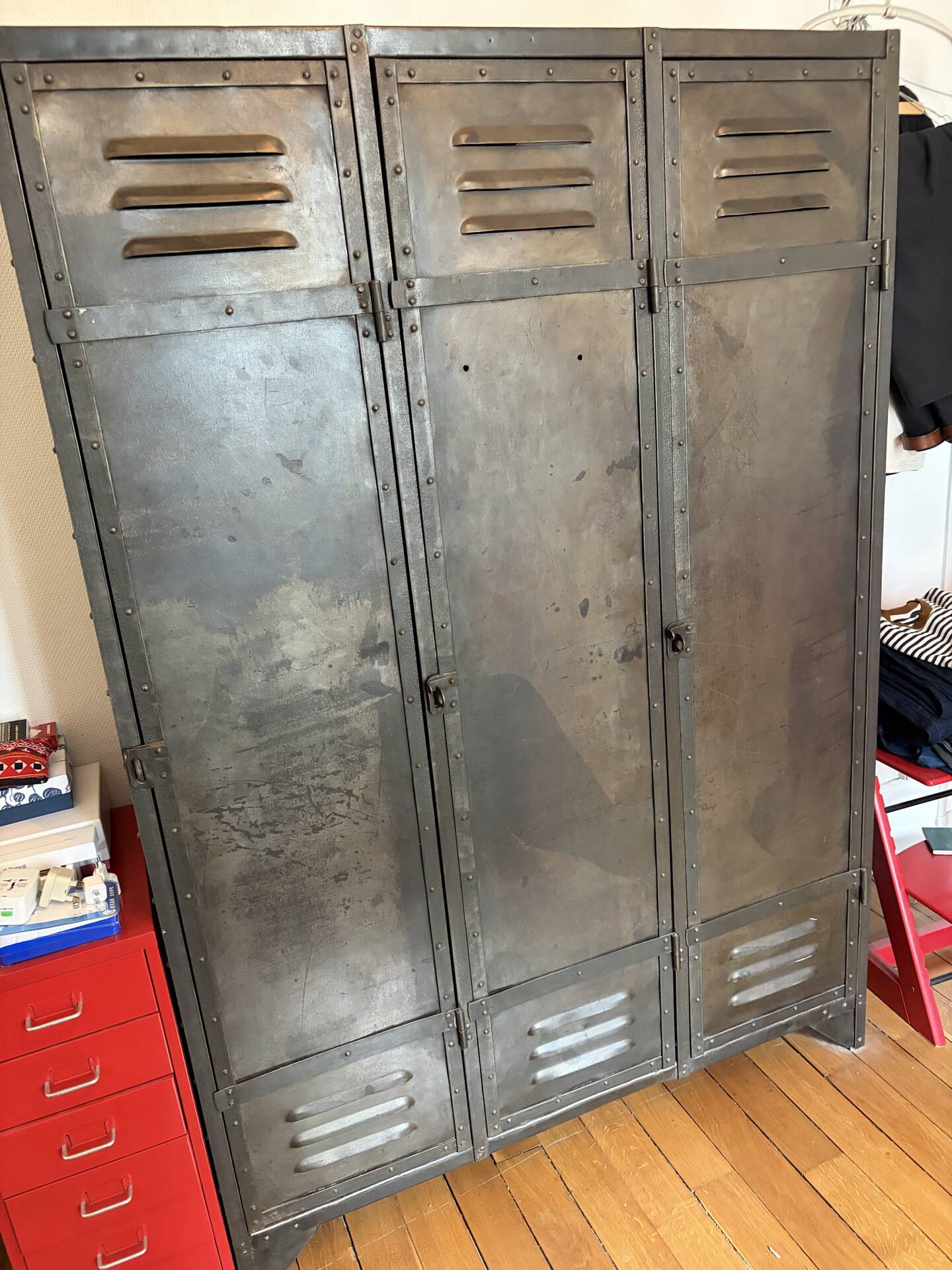 Armoire vestiaire métallique