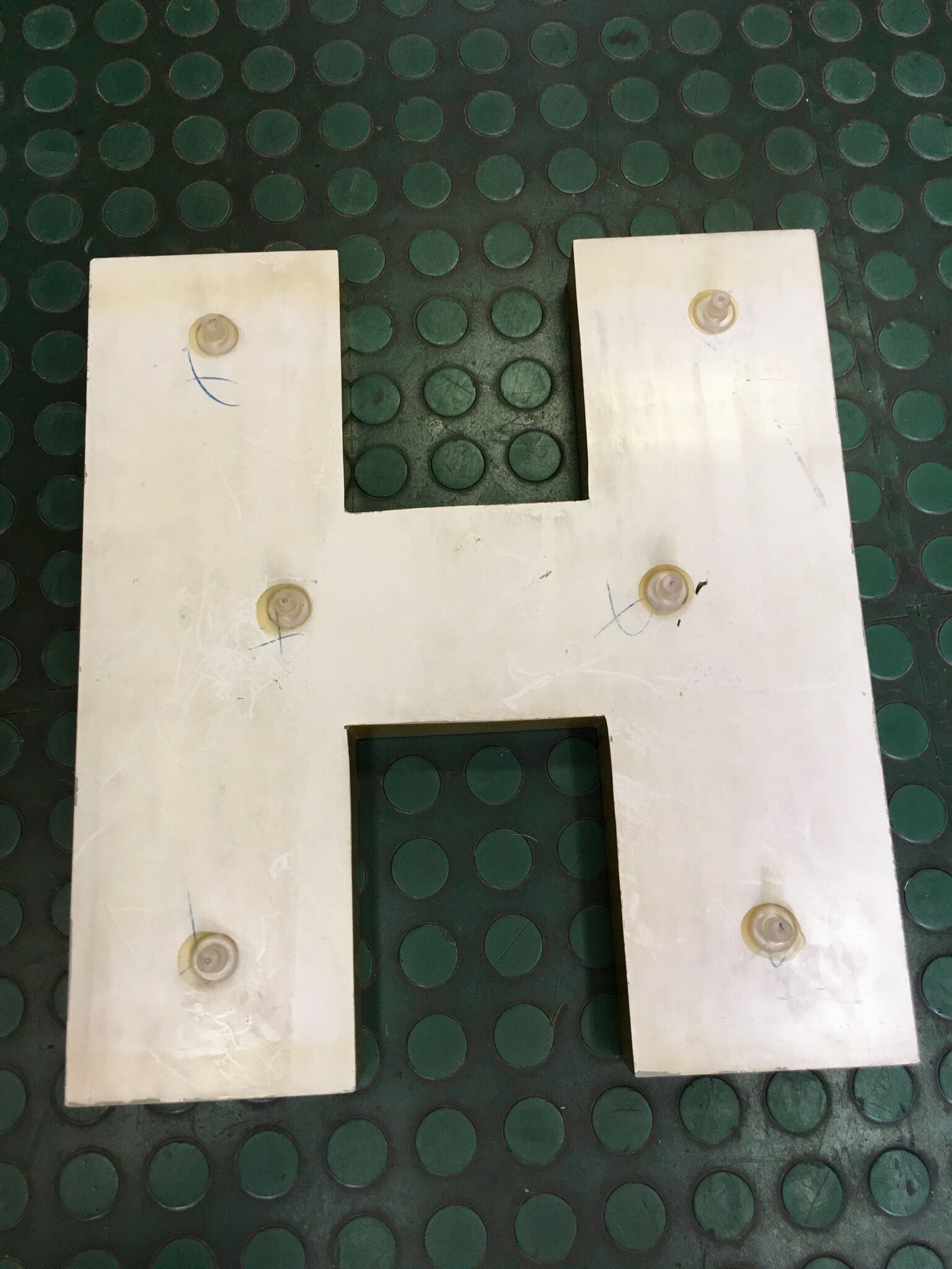 Golden sign letter h