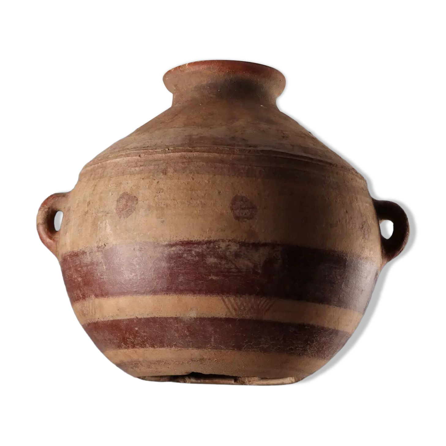 Ancient terracotta vase from Mali, 20th century.