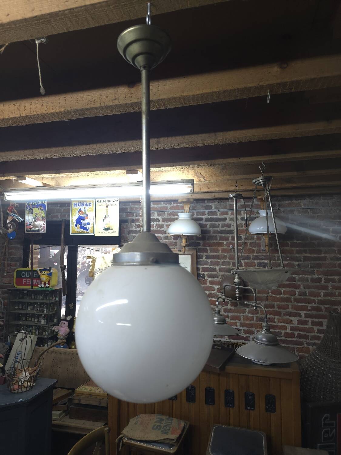 Pendant lamp with opaline ball