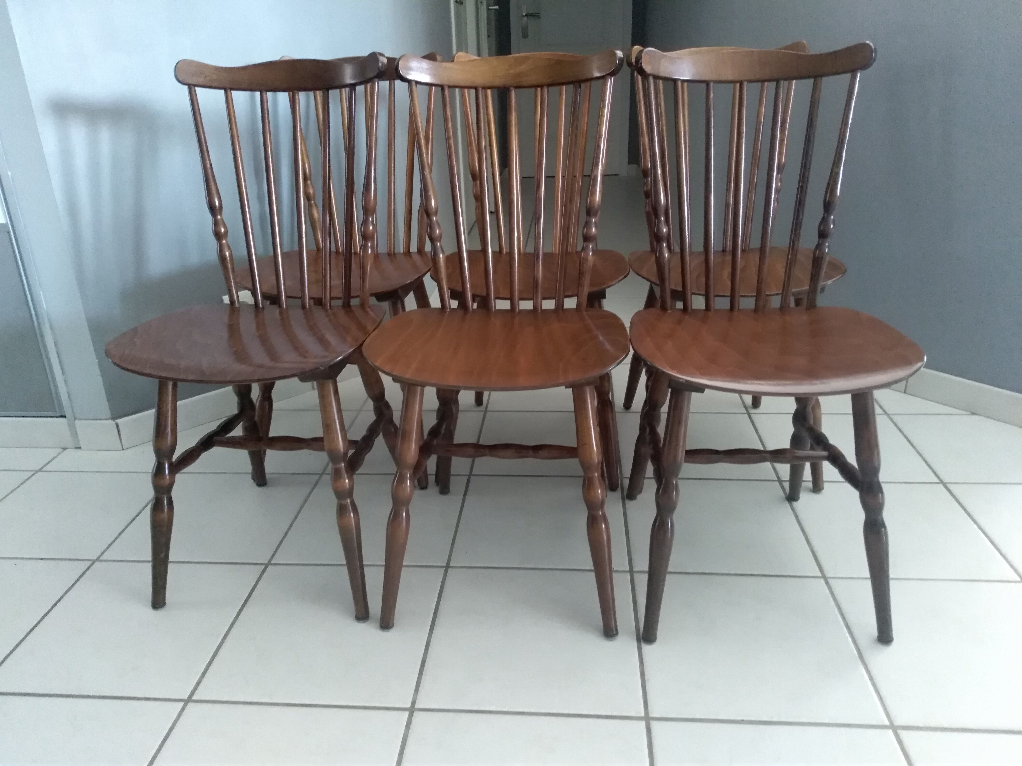 Suite de 6 chaises Baumann modèle Tacoma années 1970