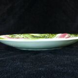 Plate in slurry with strawberry decoration and strawberry leaf