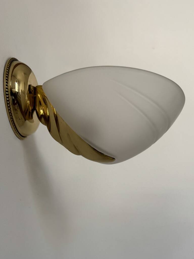 Paire d'appliques vintage laiton et verre sablé, Italie 1970.