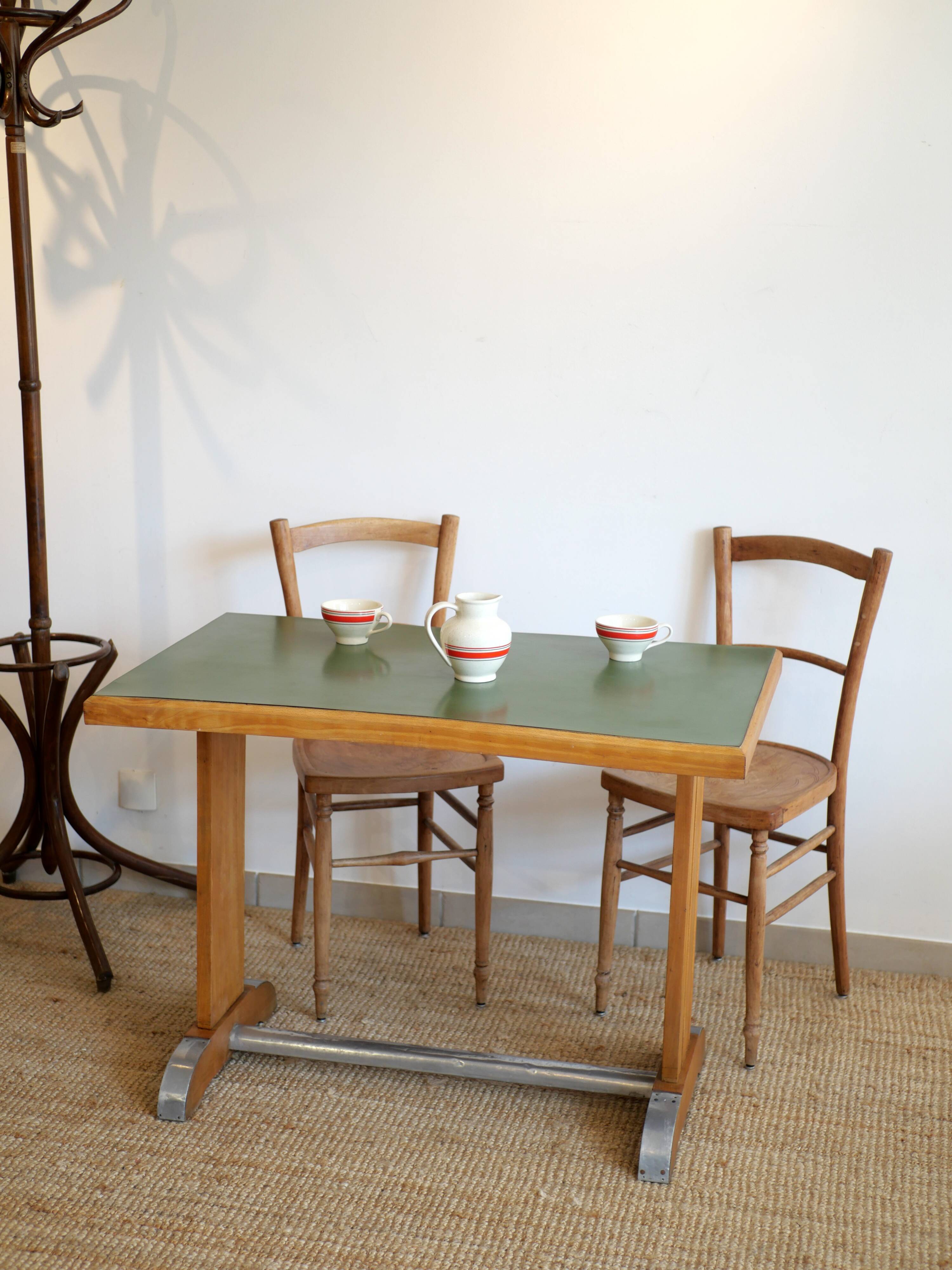 Bistro table and its two 1950s chairs