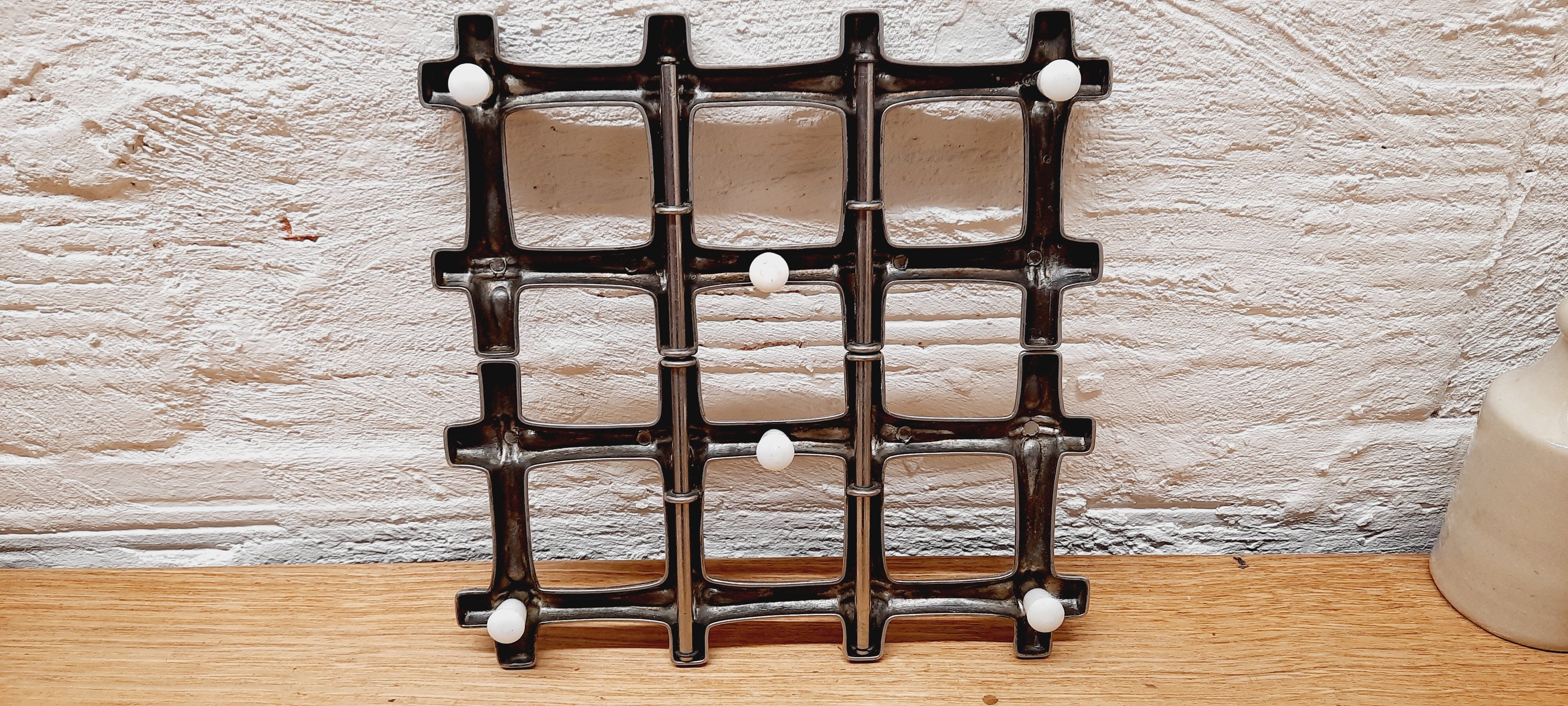 Bamboo silver metal trivety