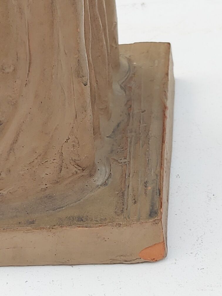 Bust terracotta woman