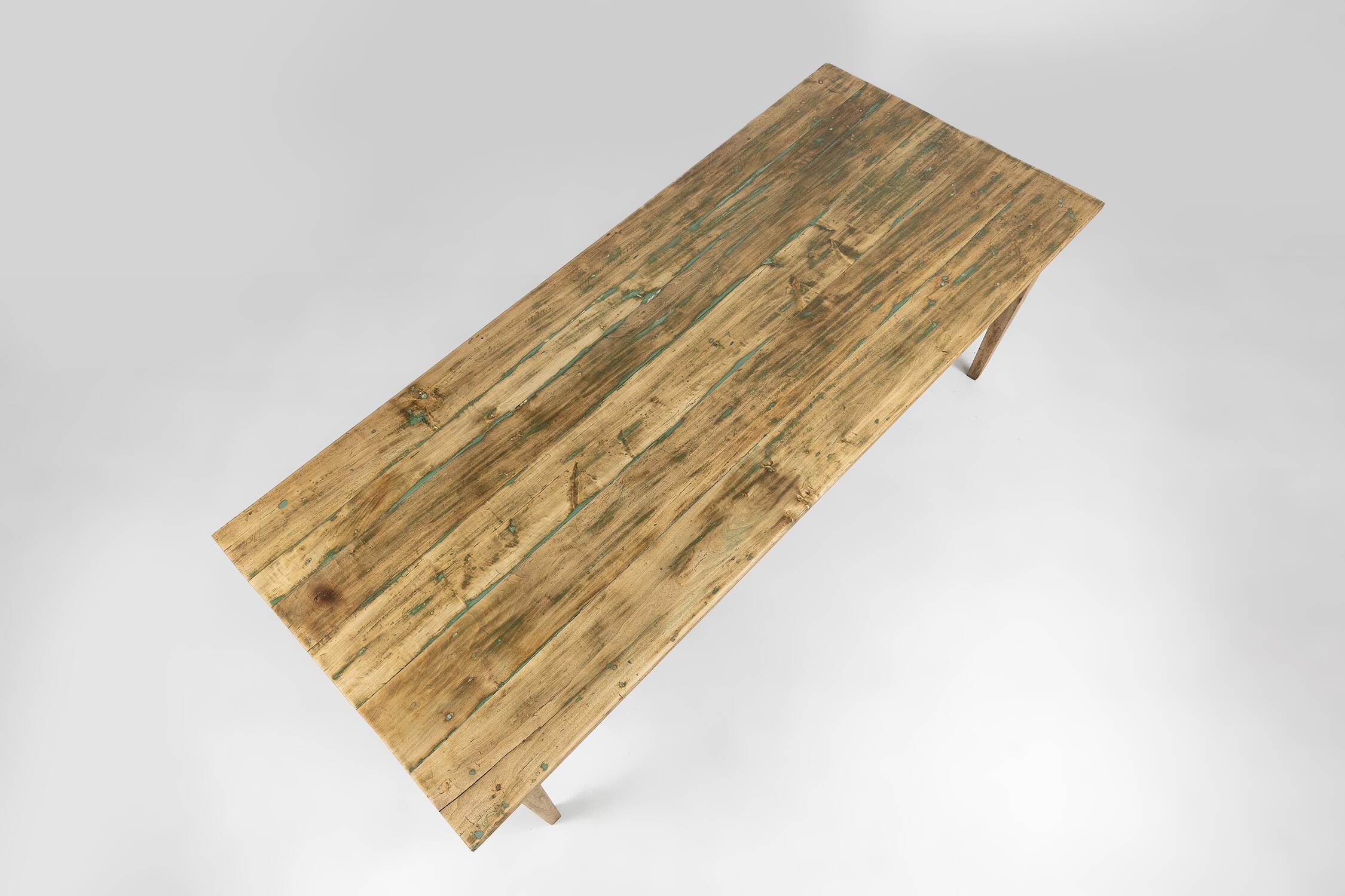 Grande table de ferme rustique en bois d'orme, France vers 1800