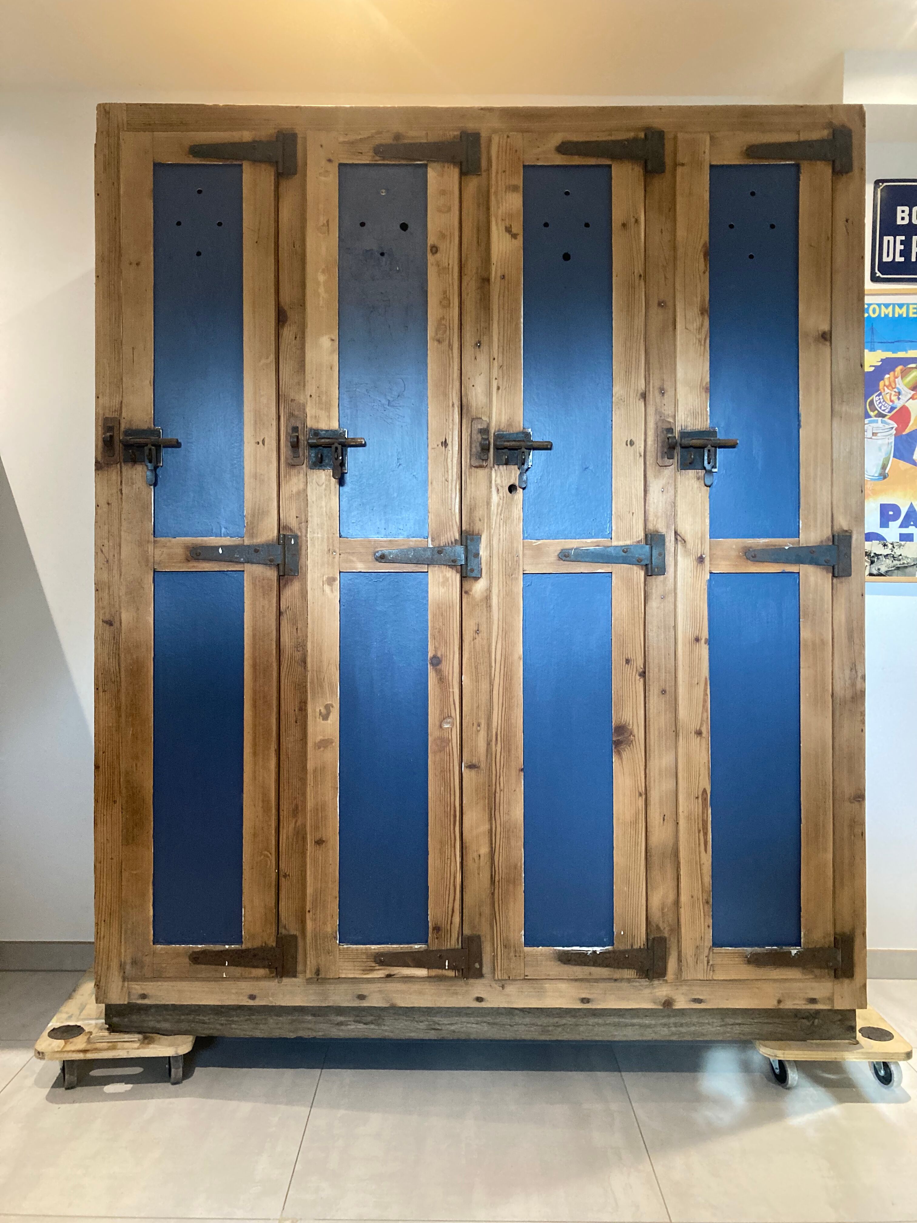 Old wooden cloakroom 4 doors