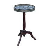 Tripod pedestal table