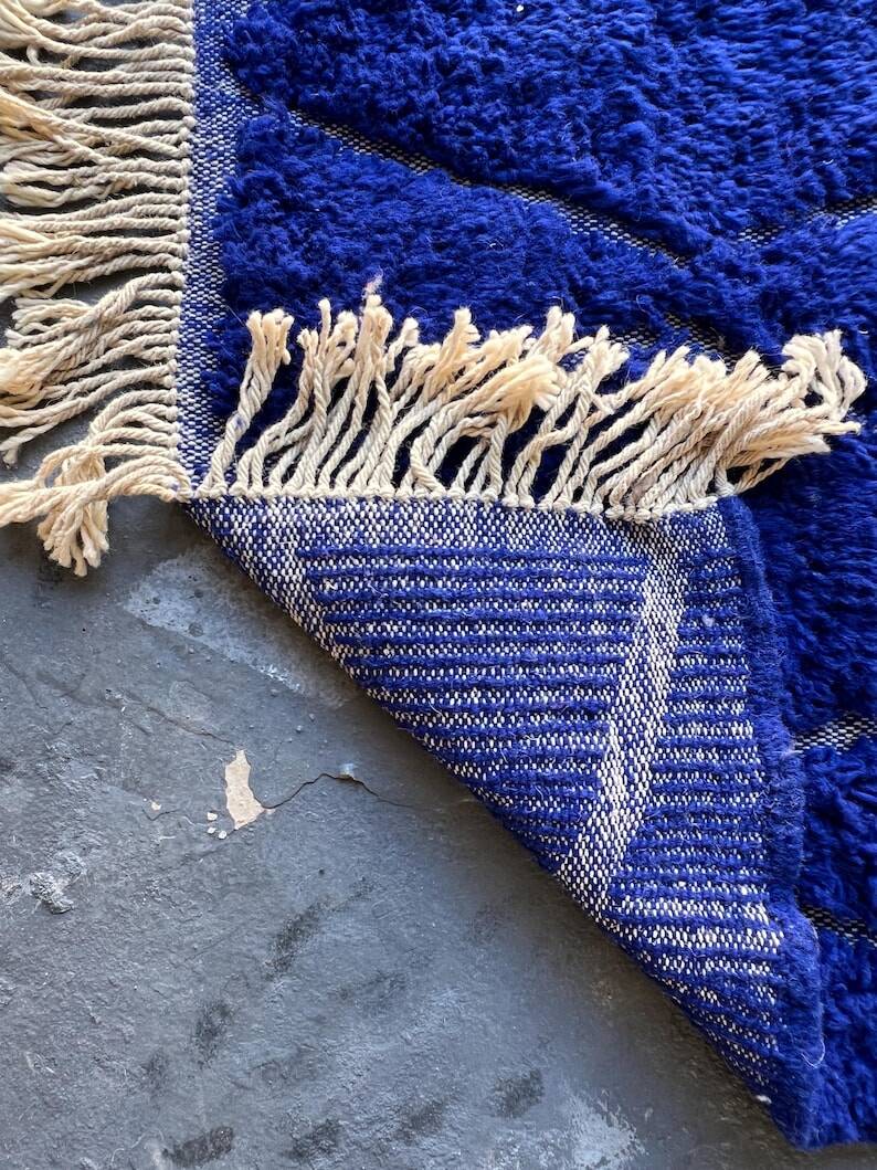 Traditional handmade Berber carpet 250cmx150cm