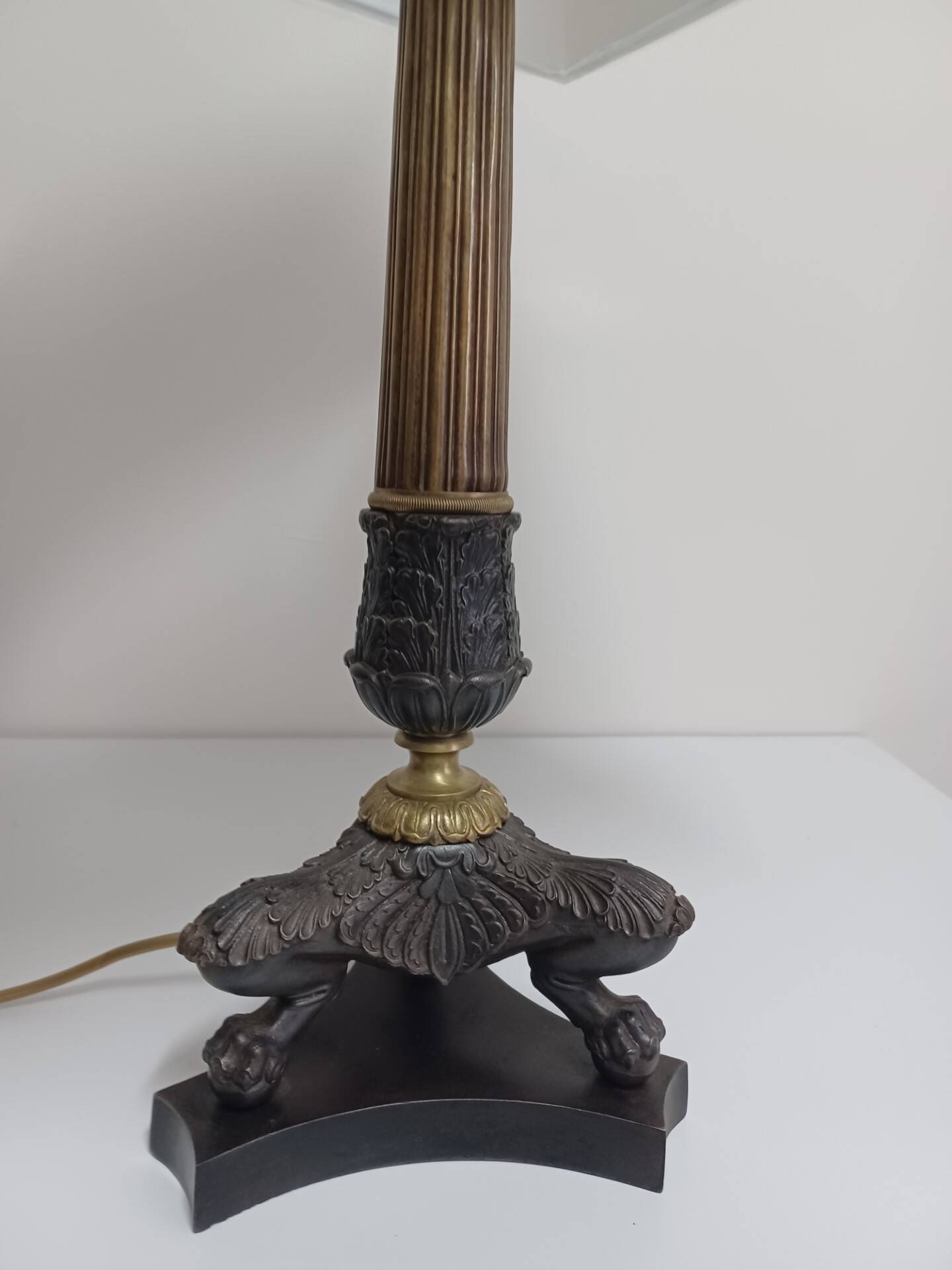 Antique lamp base with lion's paw - Restoration period - Empire