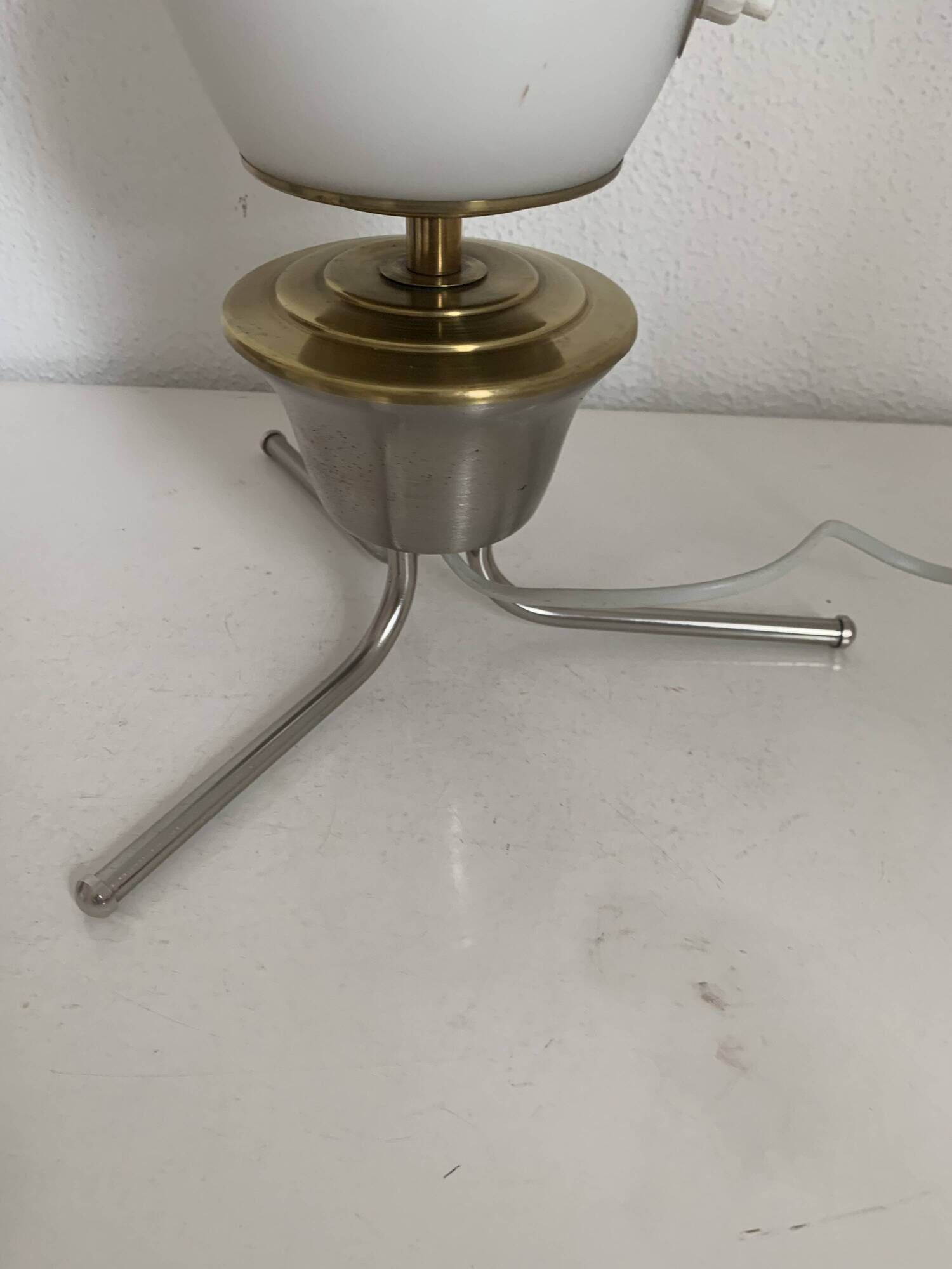 Vintage 1960 tripod opaline lamp mid-century design - 34 cm