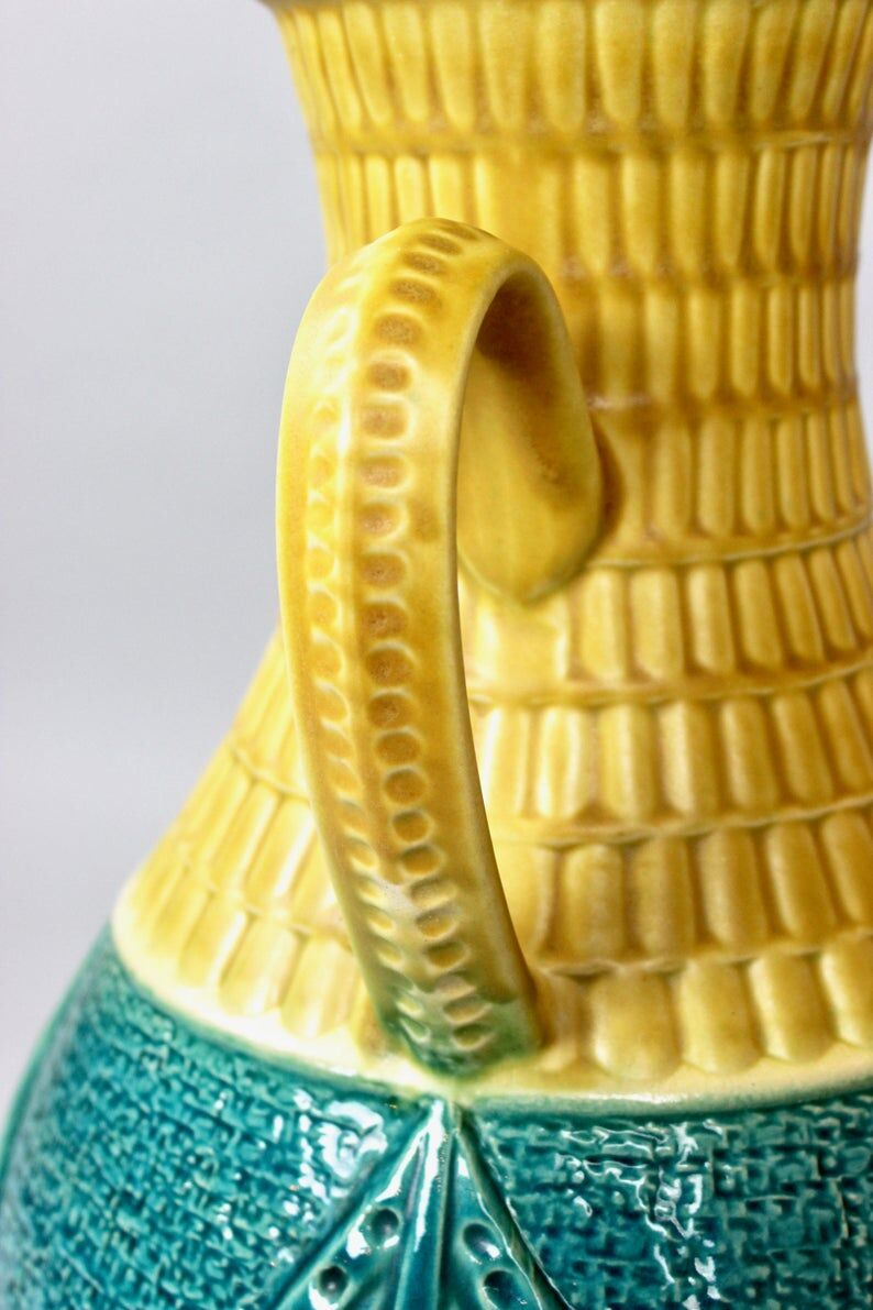 Vase en céramique turquoise de secours jaune