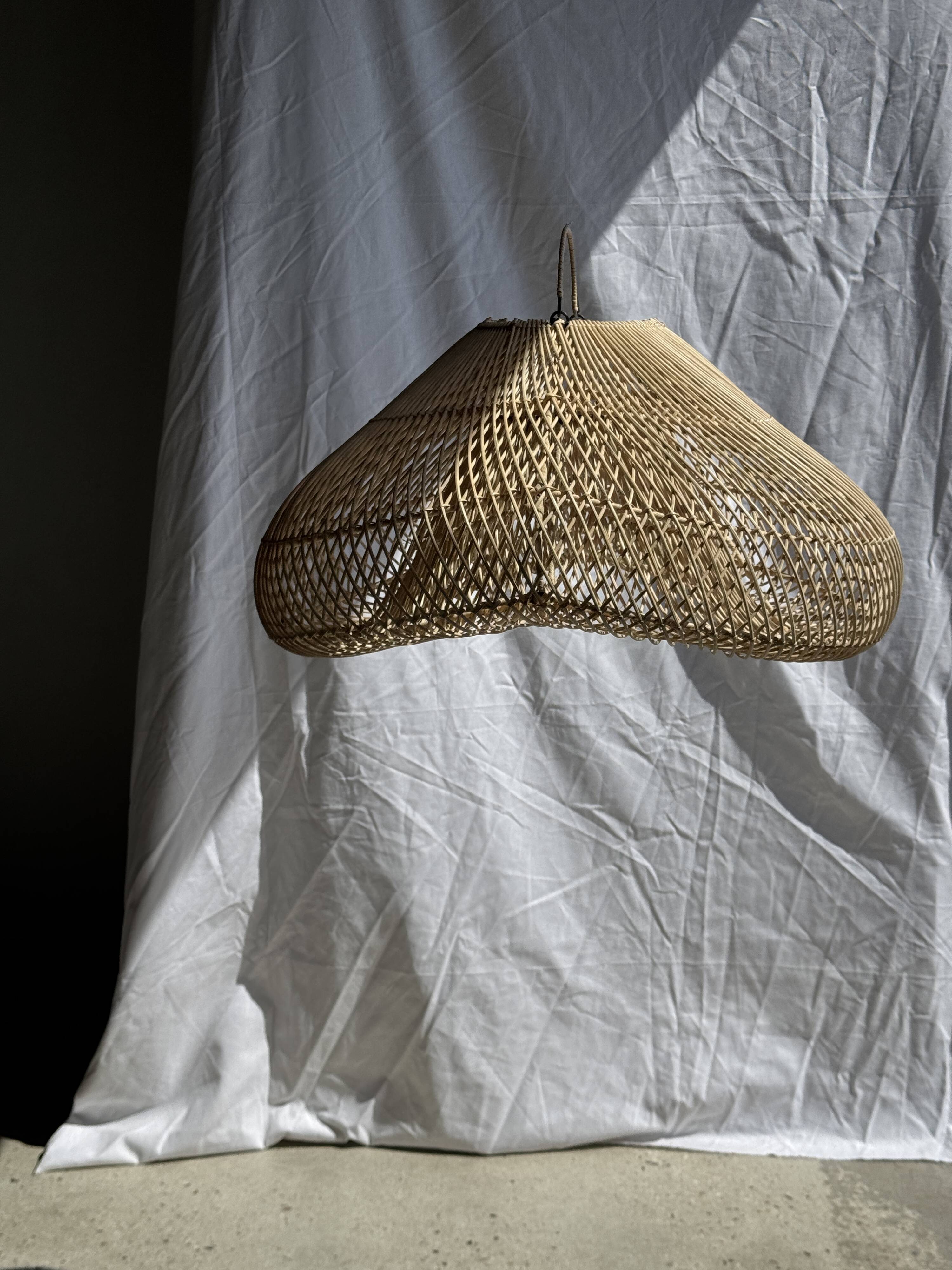 Suspension or rattan lampshade in the shape of a cloud or flattened bubble D60 H35