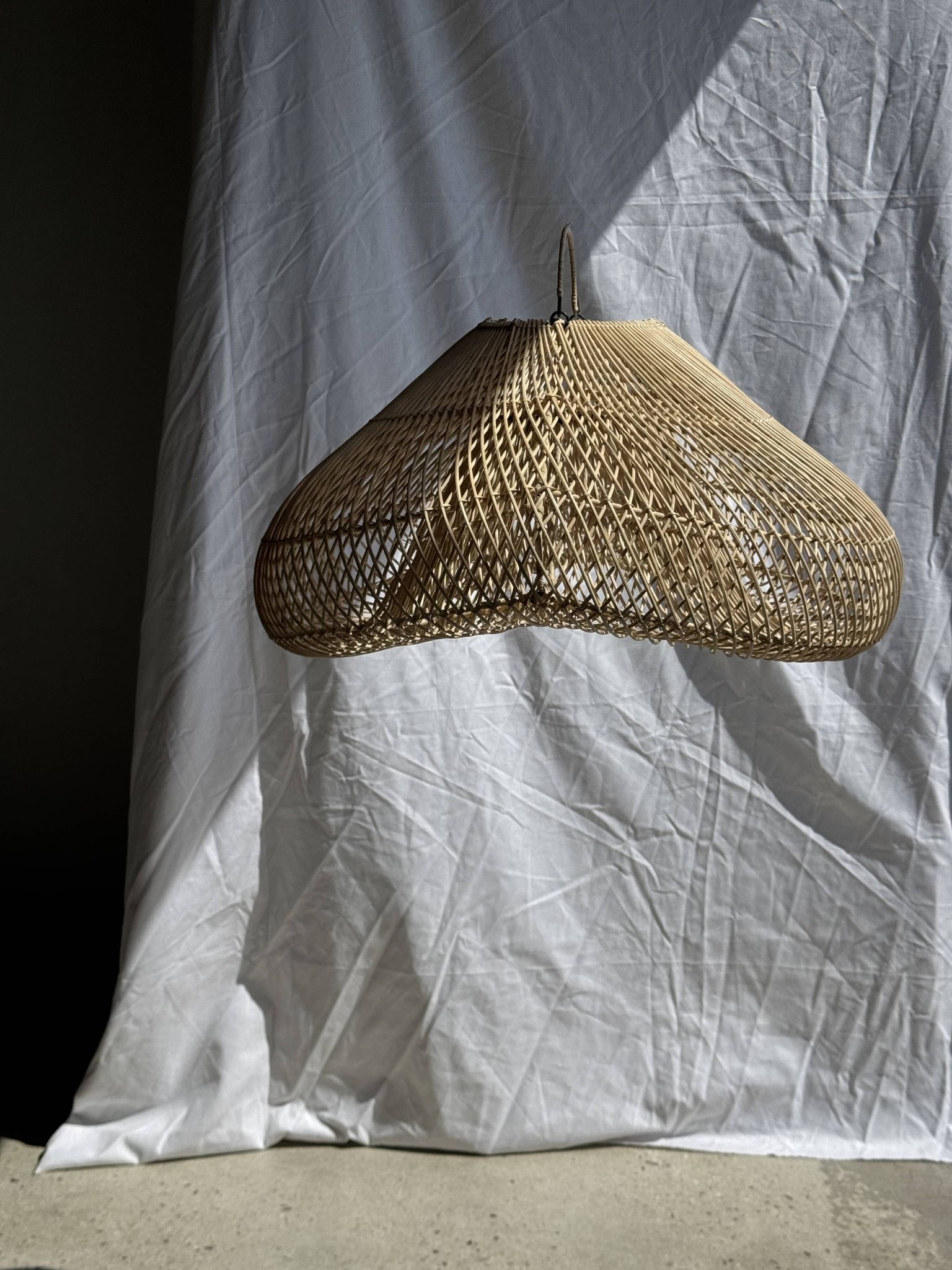 Suspension or rattan lampshade in the shape of a cloud or flattened bubble D60 H35