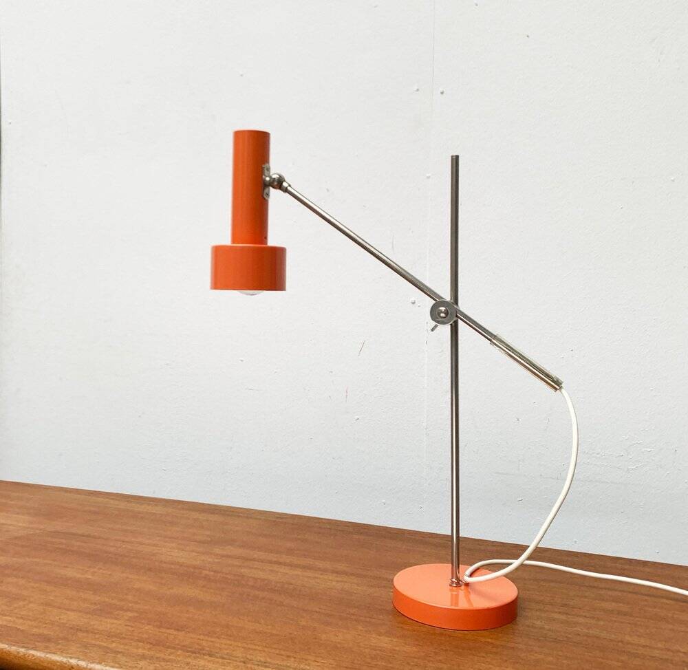 Minimalist table lamp
